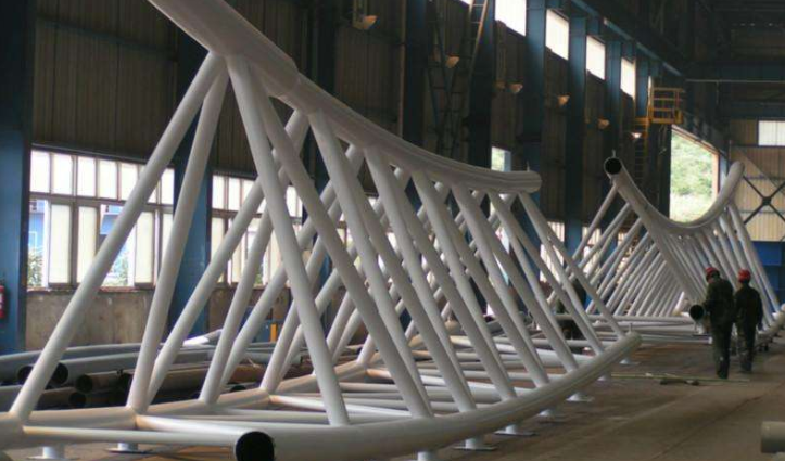 乌兰浩特管廊钢结构与桁架结构的管道支架应该如何区分